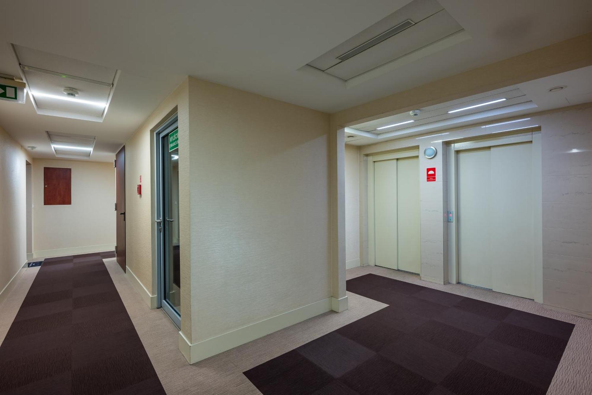Ochota Deluxe Apartment ワルシャワ エクステリア 写真