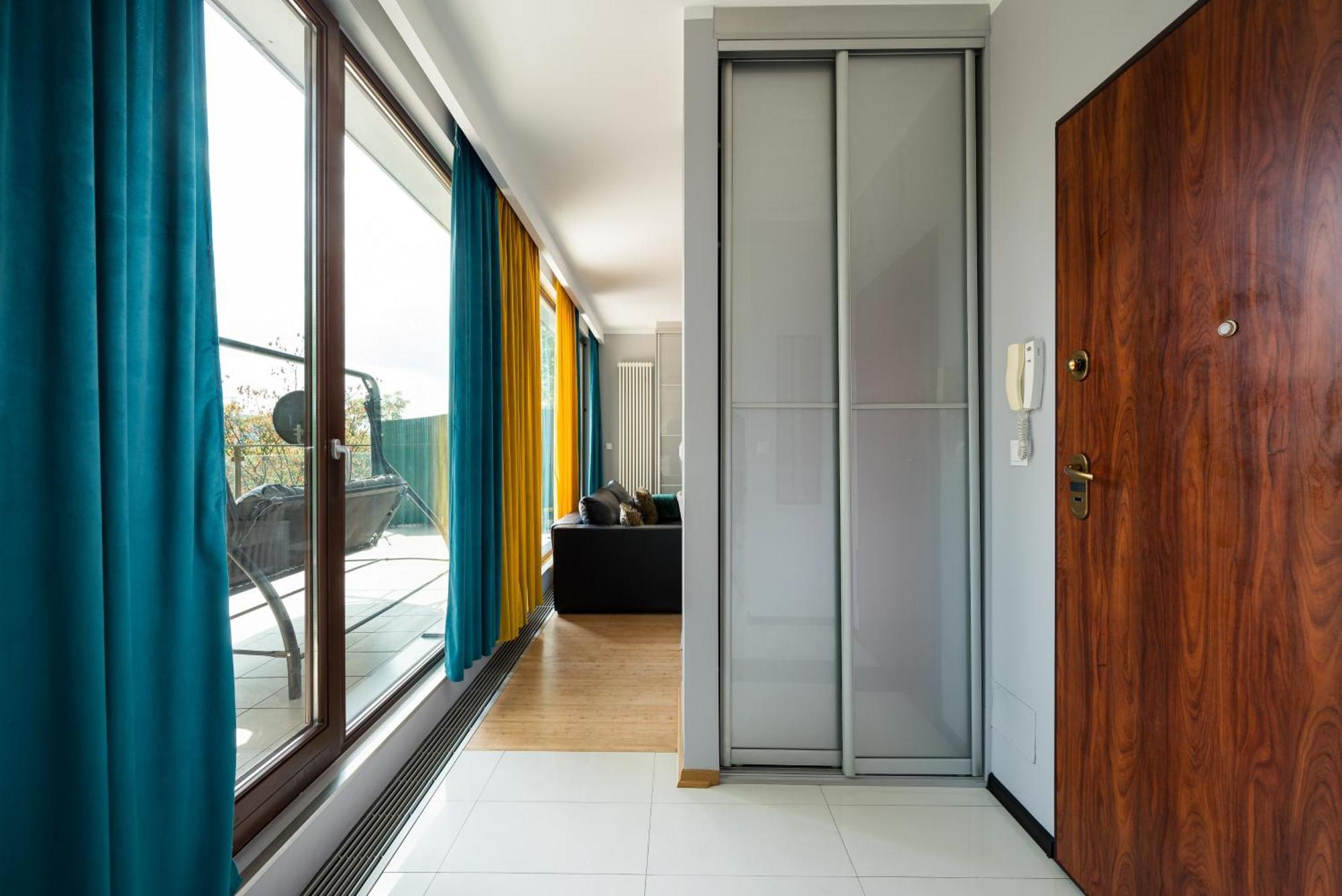 Ochota Deluxe Apartment ワルシャワ エクステリア 写真